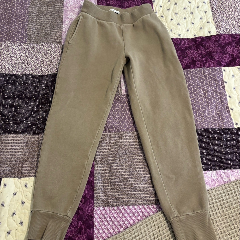 Aritizia TNA Tan Jogger Sweatpants XS